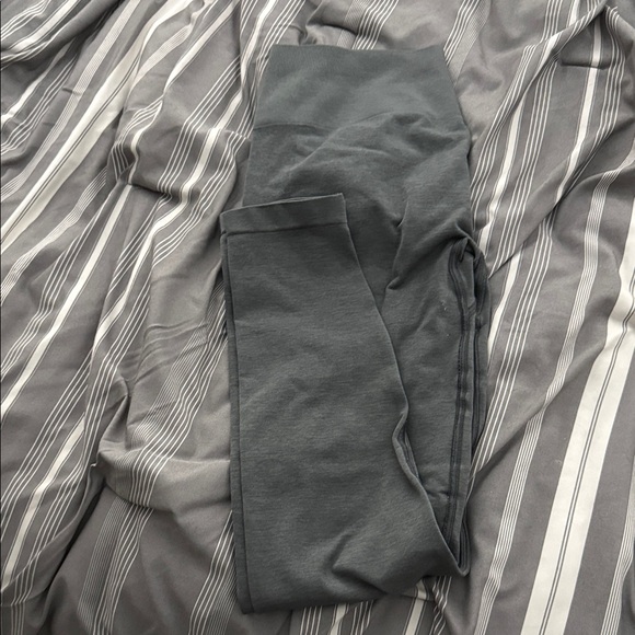 Alphalete dark gray Leggings - Picture 2 of 2